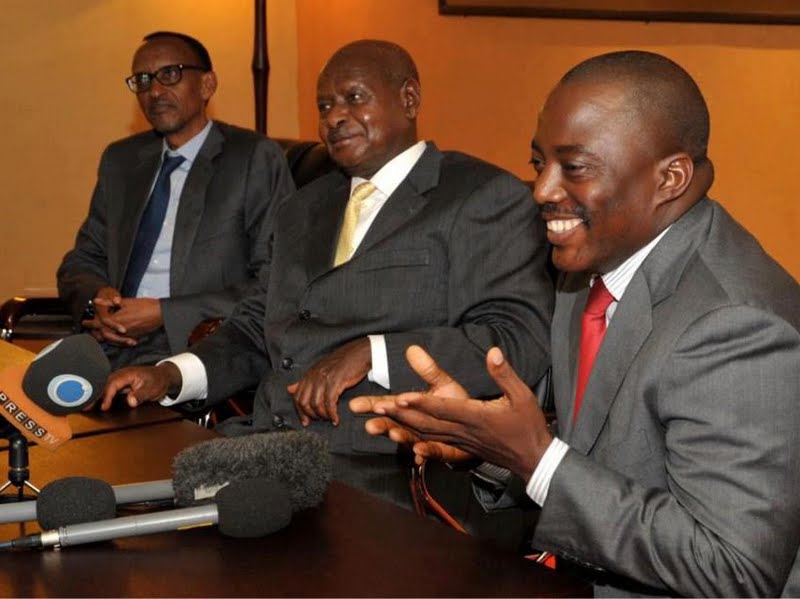 (De g.à.d) Les Présidents du Rwanda Paul Kagame, de l'Ouganda Yoweri Museveni et de la RDC Joseph Kabila à Kampala, mercredi 21 novembre, ont exigé au M23 de se retirer de Goma. Ph. Droits tiers