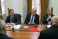 Un jour à Séoul, la veille à Moscou, le lendemain à Belgrade. Dominique Strauss-Kahn, toujours poursuivi dans l'affaire du Carlton, murmure à l'oreille des chefs de gouvernement. Aux côtés de la banque d'affaires qu'il préside, rebaptisée LSK, deux partenaires clés : Thierry Leyne et Wladimir Mollof.
(Crédits photo : FoNet/Božidar Petrovic)