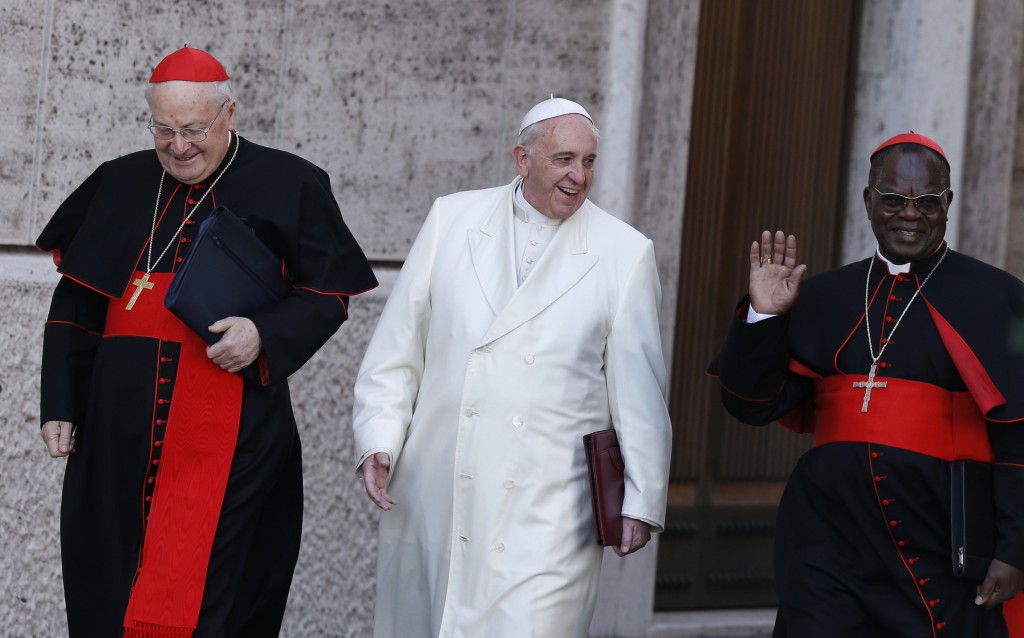 Mgr Monsengwo Ici avec le Pape François dont il a toute la confiance et qu’il assiste de près…