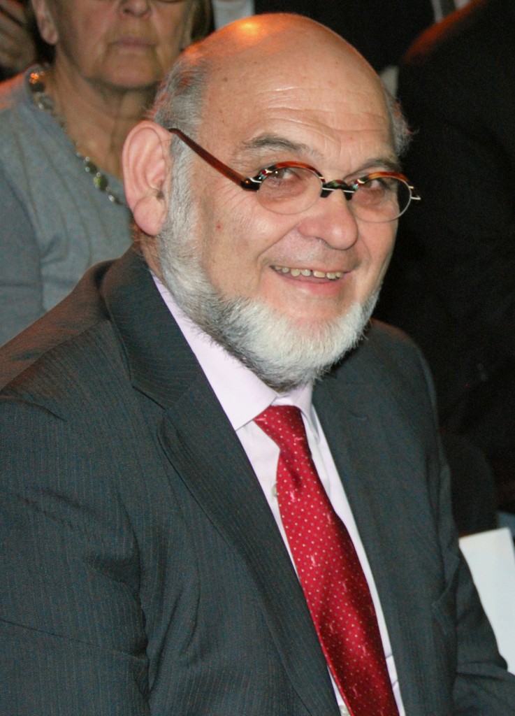 Robert_Hue