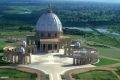 Basilique Notre-Dame de la Paix à Yamoussoukro, en Côte d'Ivoire. (Photo by PORTALI/Gamma-Rapho via Getty Images)