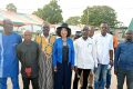L’Honorable Dr Euphrasie N’Guessan pose avec les journalistes à la fin de la cérémonie